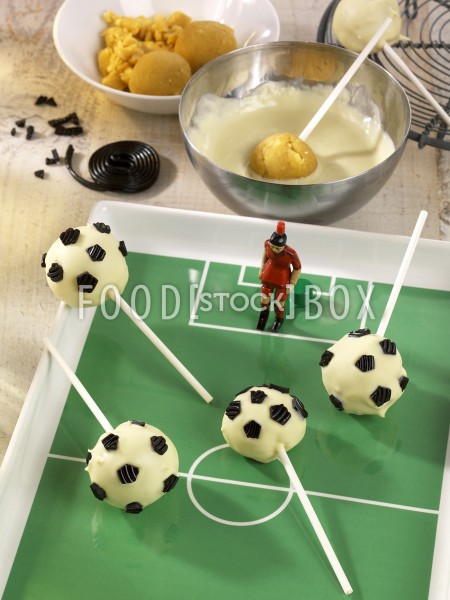 Fußball-Cake-Pops