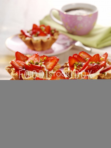 Erdbeertörtchen mit Vanillecreme