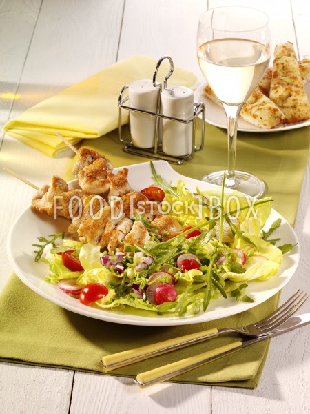 Salat mit Spießchen