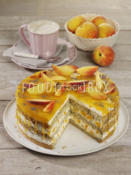 Fruchtige Pfirsich-Torte mit Mohnböden 2