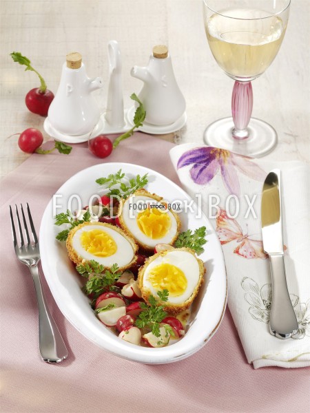 Radieschensalat mit gebackenen Eiern