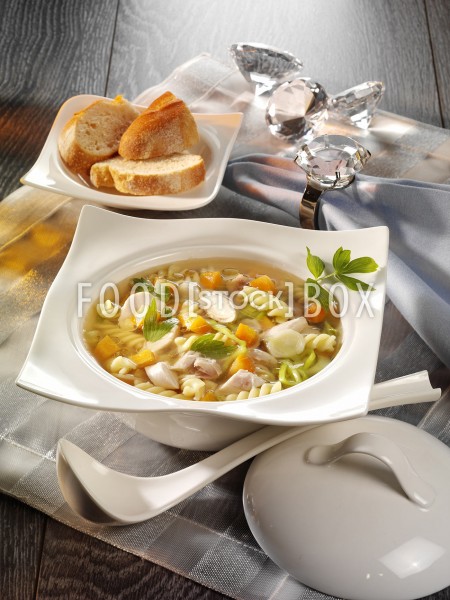 Großmutters Hühnersuppe