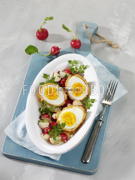 Radieschensalat mit gebackenen Eiern