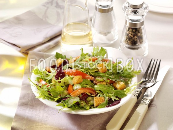Rauke-Salat mit Croutons