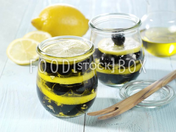 Eingelegte Oliven