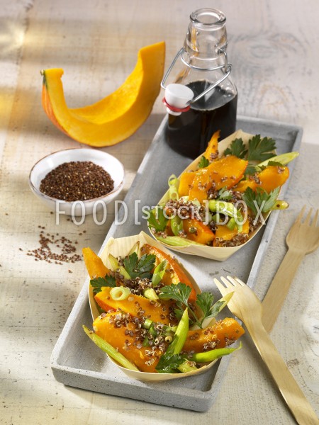 Kürbis-Quinoa-Salat mit Ahornsirup-Pfeffer-Dressing 2