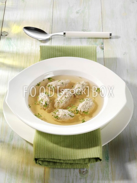 Bratwurst-Klösschen-Suppe