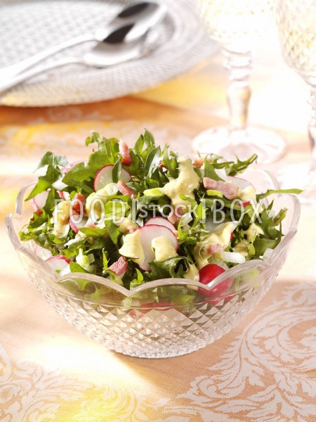 Löwenzahn-Speck-Salat
