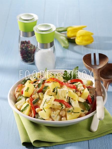 Kartoffelsalat mit Gemüse