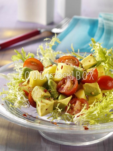 Avocado-Salat mit Frisee