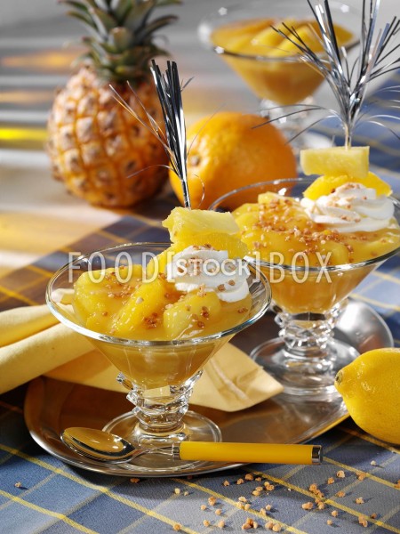 Ananas-Orangen-Grütze
