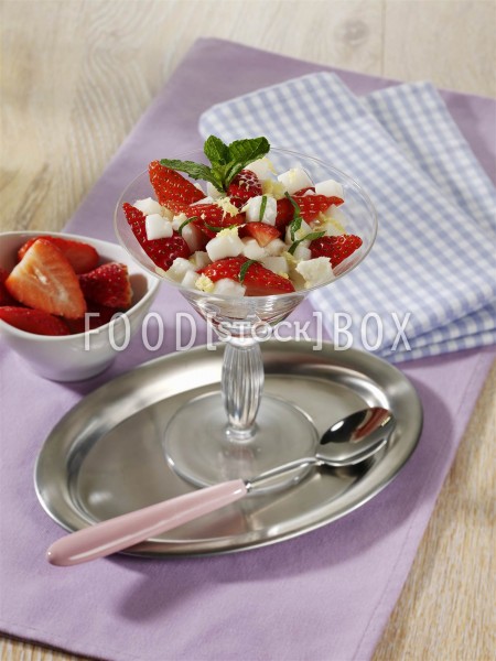 Kokosgeleewürfel mit Erdbeeren / Diabetiker
