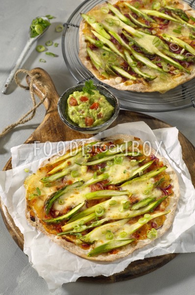 Tortilla-Pizza mit grünem Spargel 2