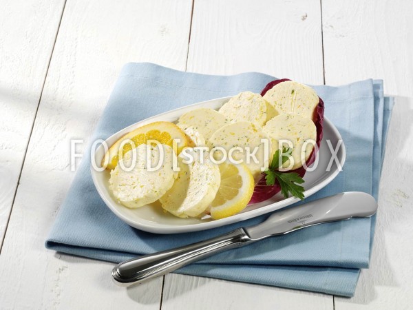 Zitronenbutter mit Petersilie
