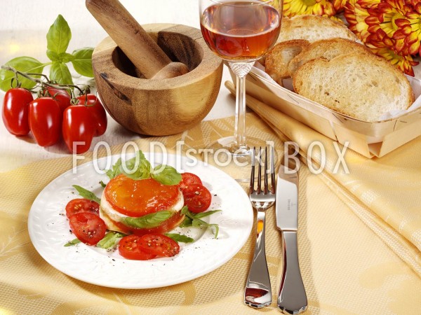 Tomaten-Mozzarella-Terrine