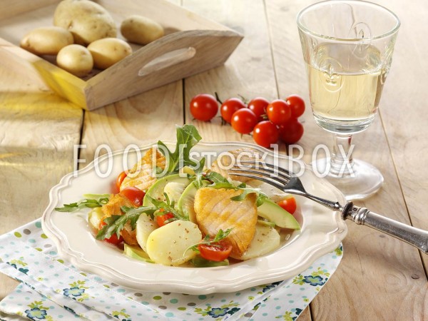 Kartoffelsalat mit Lachs und Avocado 2