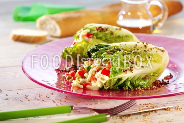 Gedünsteter Mini-Romana-Salat