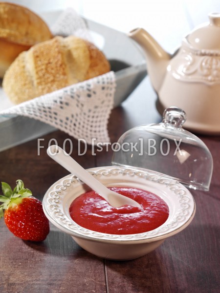Marzipan-Erdbeer-Marmelade