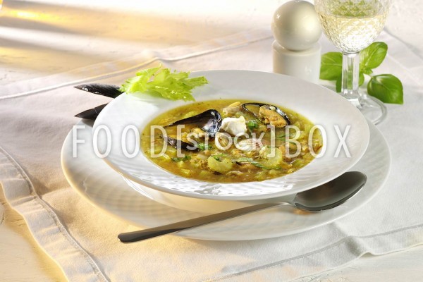 Muschelsuppe mit Safran