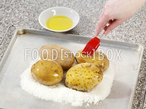 Überbackene Ofenkartoffel
