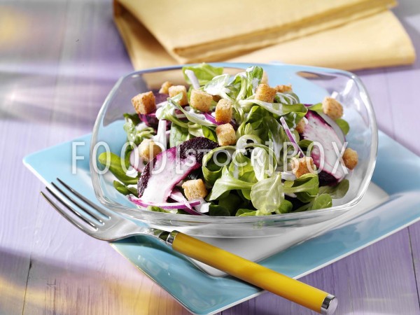 Rote-Bete-Salat mit Vollkornoast