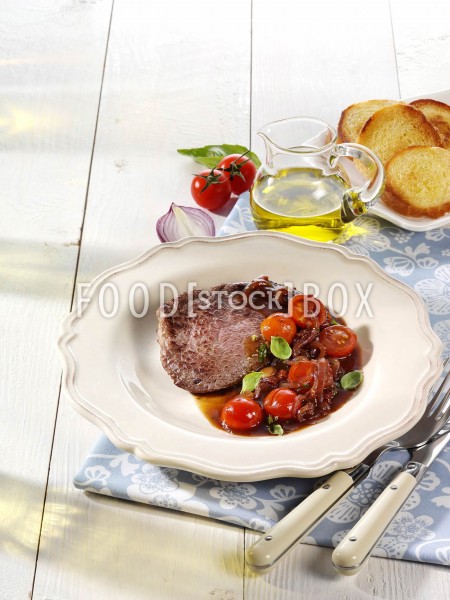 Steaks mit Tomate