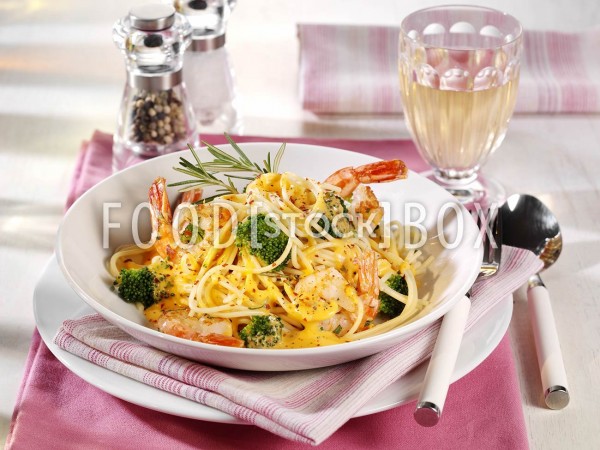 Spaghetti mit Scampi und Brokkoli