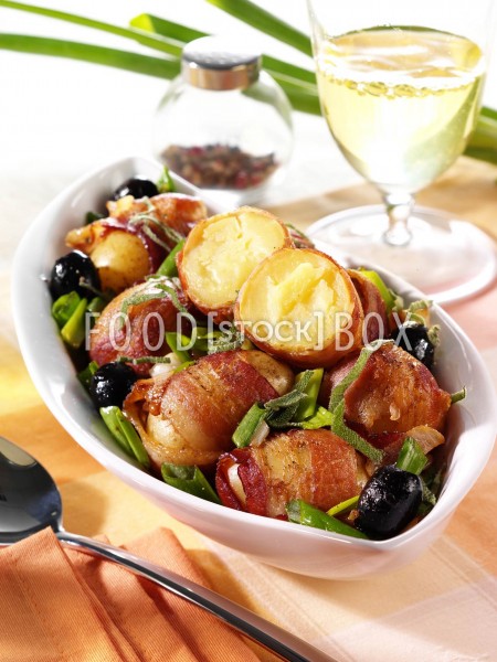 Kartoffel-Speck-Pfanne mit Salbei und Oliven