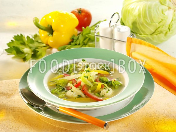 Brokkoli-Weißkohl-Suppe mit Thymian