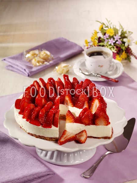 Erdbeer-Holunder-Torte