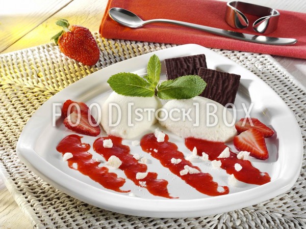 Joghurtmousse mit Erdbeeren