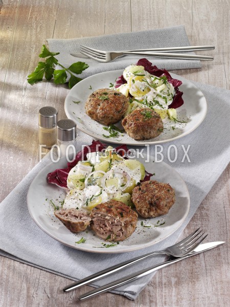 Tatar-Frikadellen mit Kartoffelsalat