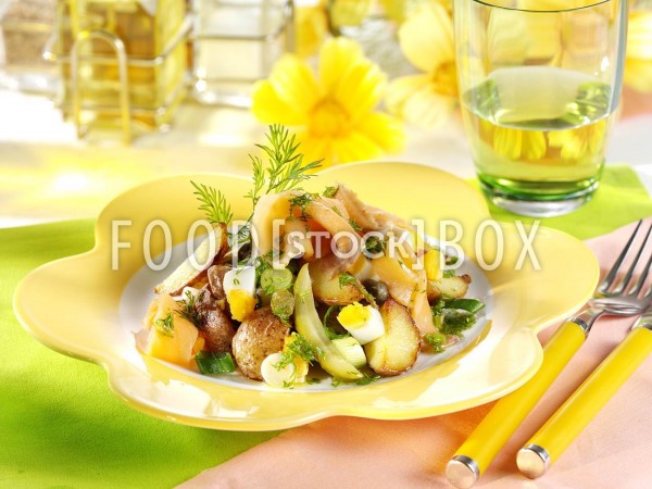 Salat aus Röstkartoffeln mit Räucherlachs