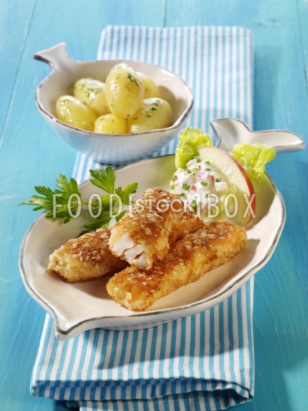 Fischstäbchen mit Kartoffeln