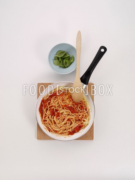 Putenschnitzel mit Parmesanhülle, Spaghetti und Tomatensauce 6