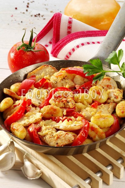 Tomaten-Gnocchi-Pfanne mit Hähnchenbrust