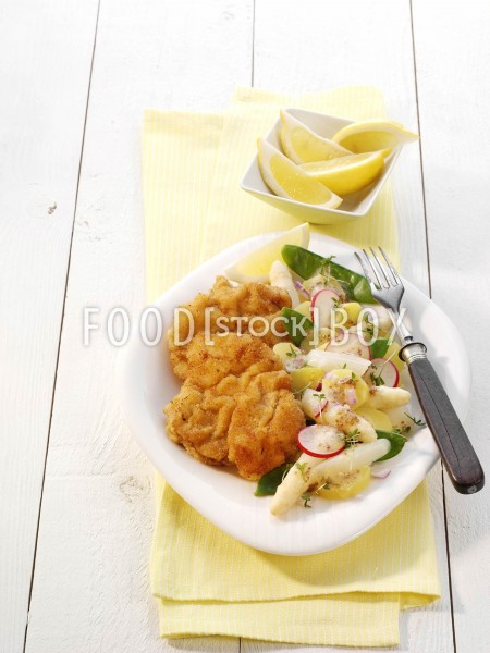 Schnitzel mit Spargel-Kartoffelsalat