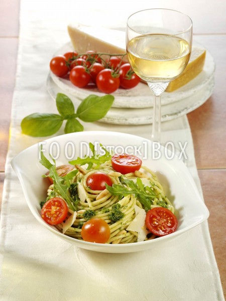 Spaghetti mit Rucola-Pesto