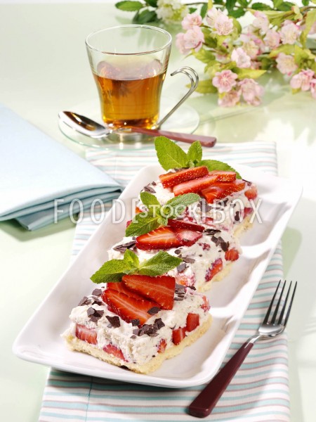 Erdbeeren-Stracciatella-Kuchen