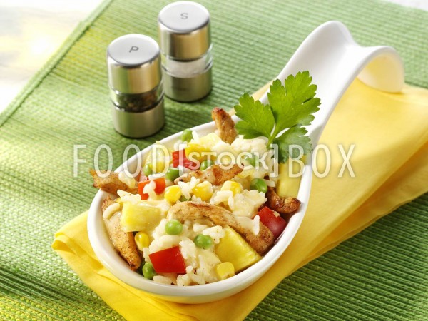 Hähnchen-Reis-Salat mit Erbsen