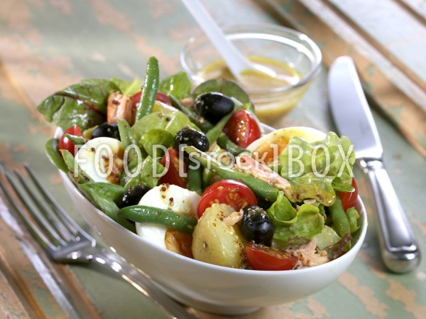 Nizzasalat mit Kartoffeln, grünen Bohnen, Lachs und Ei 3 | Hauptspeisen ...