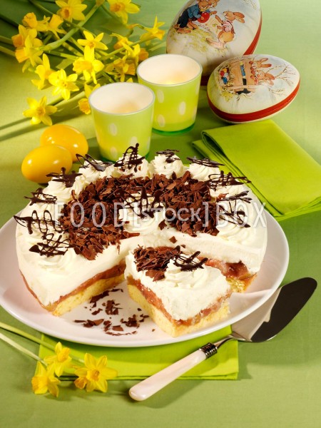 Rhabarber-Buttermilch-Torte