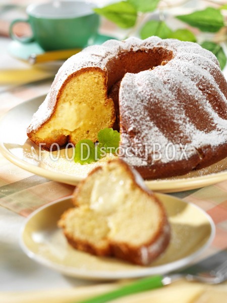 Butter-Nuss-Kuchen mit Vanille-Füllung