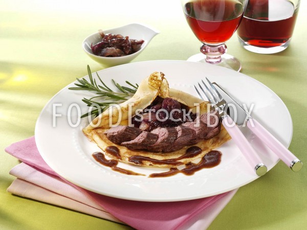 Crêpes mit Lamm und Zwiebelmarmelade