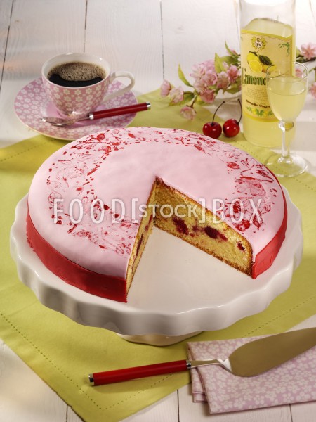 Limoncello-Kirsch-Torte