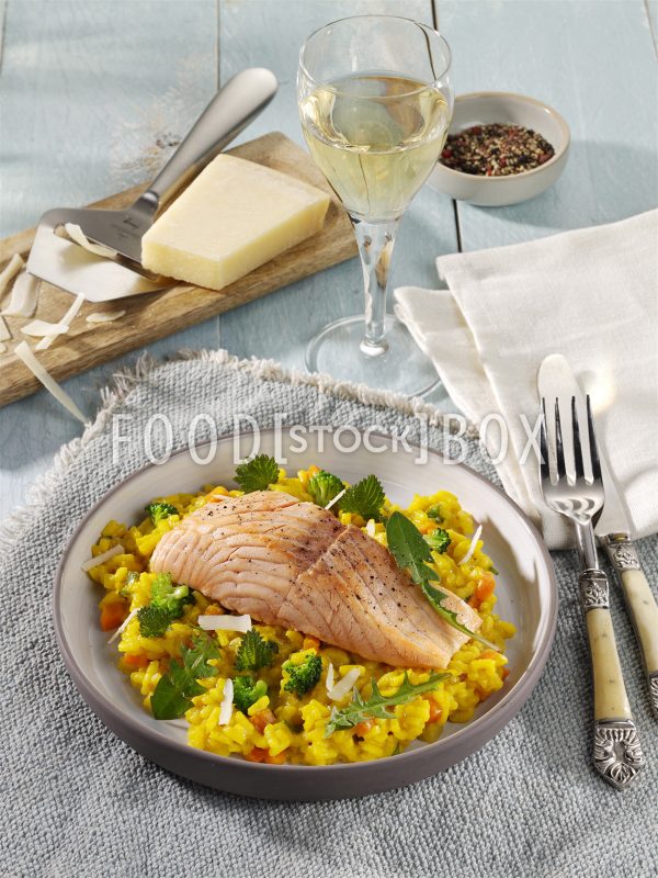 Lachs auf Brennnessel-Risotto