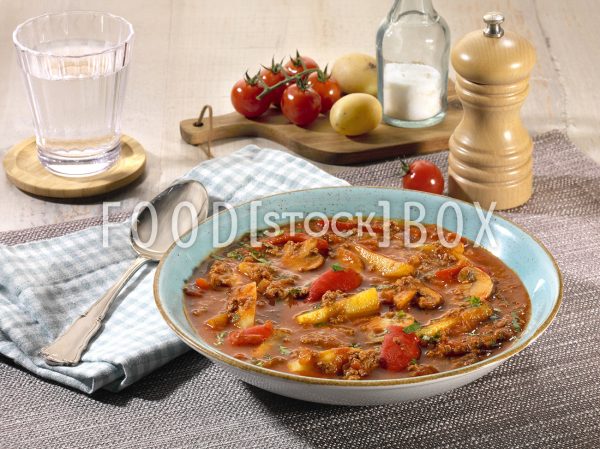 Kartoffel-Hack-Gulaschsuppe