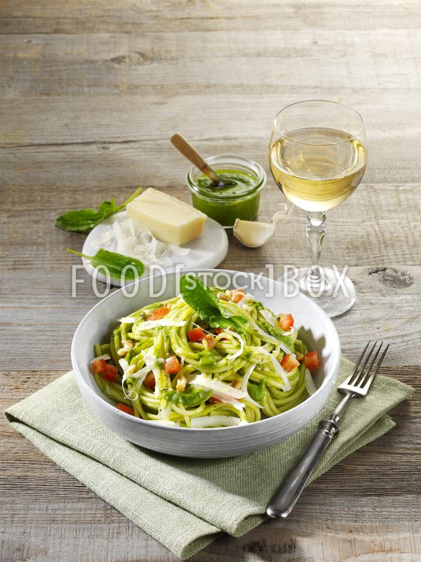Spaghetti mit Sauerampfer-Pesto