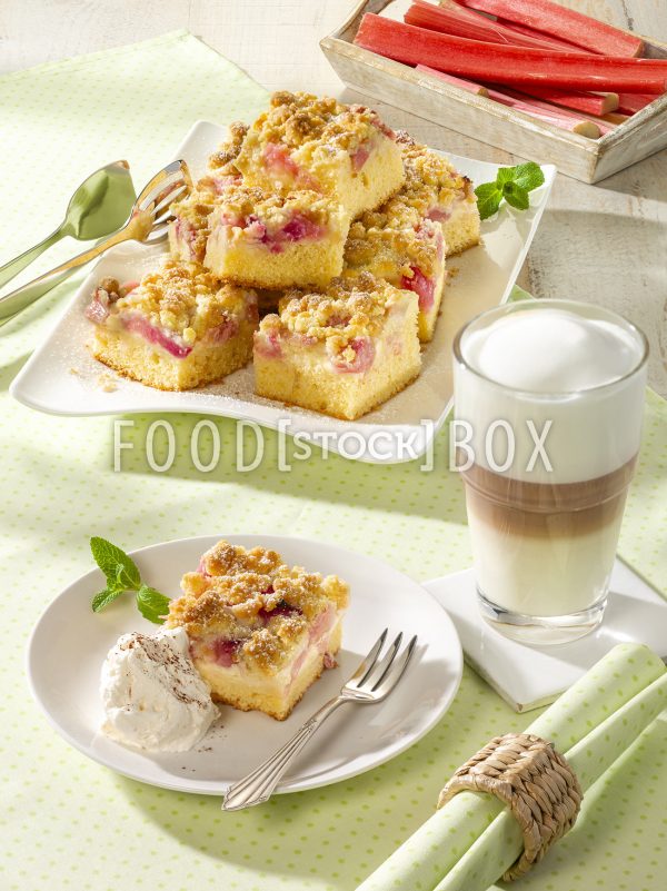 Rhabarberstreuselkuchen