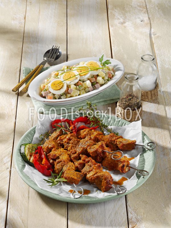 Schaschlik mit Salat